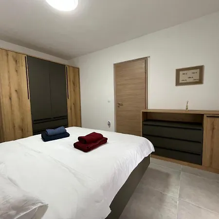 Apartment With Free Parking In Quiet Area A Few Minutes To Beaches & Center - Angels Marlen *
